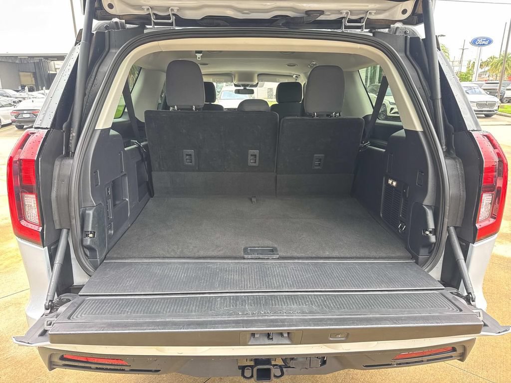 Certified 2025 Ford Expedition Max Active RWD image 11