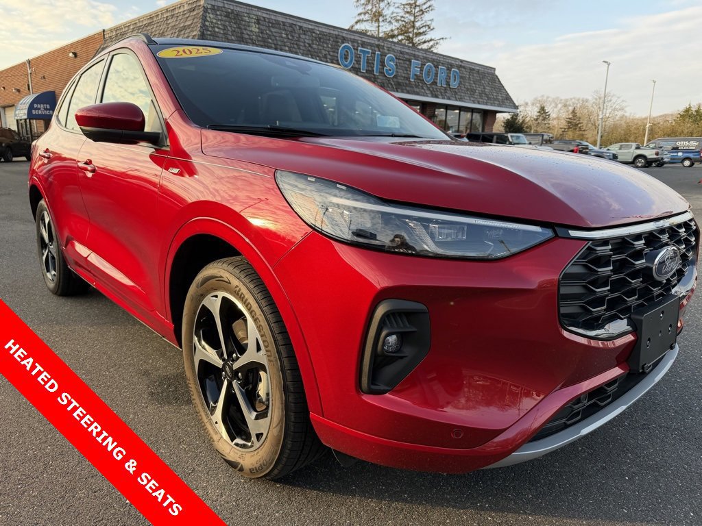 Certified 2025 Ford Escape ST-Line Elite w/ Premium Technology Package image 6