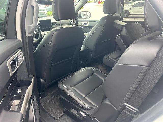 Certified 2024 Ford Explorer XLT w/ Equipment Group 202A AWD/4WD image 4
