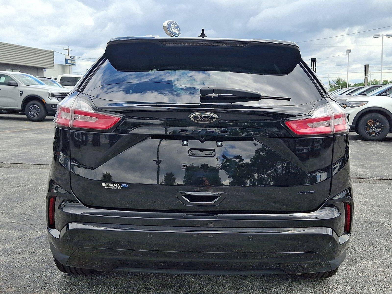 Certified 2022 Ford Edge SE w/ Black Appearance Package AWD/4WD image 5