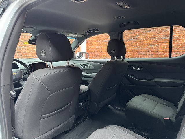 Used 2023 Chevrolet Traverse LT image 25
