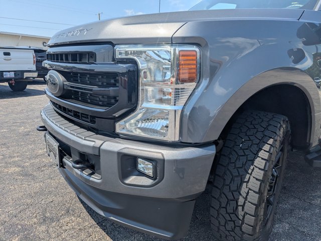 Certified 2022 Ford F250 XLT w/ Black Appearance Package AWD/4WD image 5