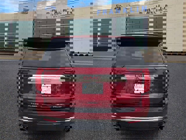 Used 2021 GMC Yukon Denali w/ Denali Premium Package image 4