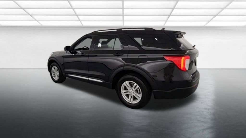 Certified 2023 Ford Explorer XLT image 7