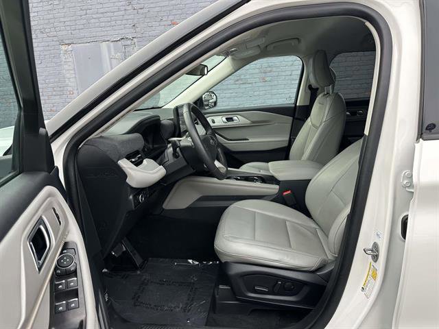 Certified 2025 Ford Explorer Active w/ Active Comfort Package image 40