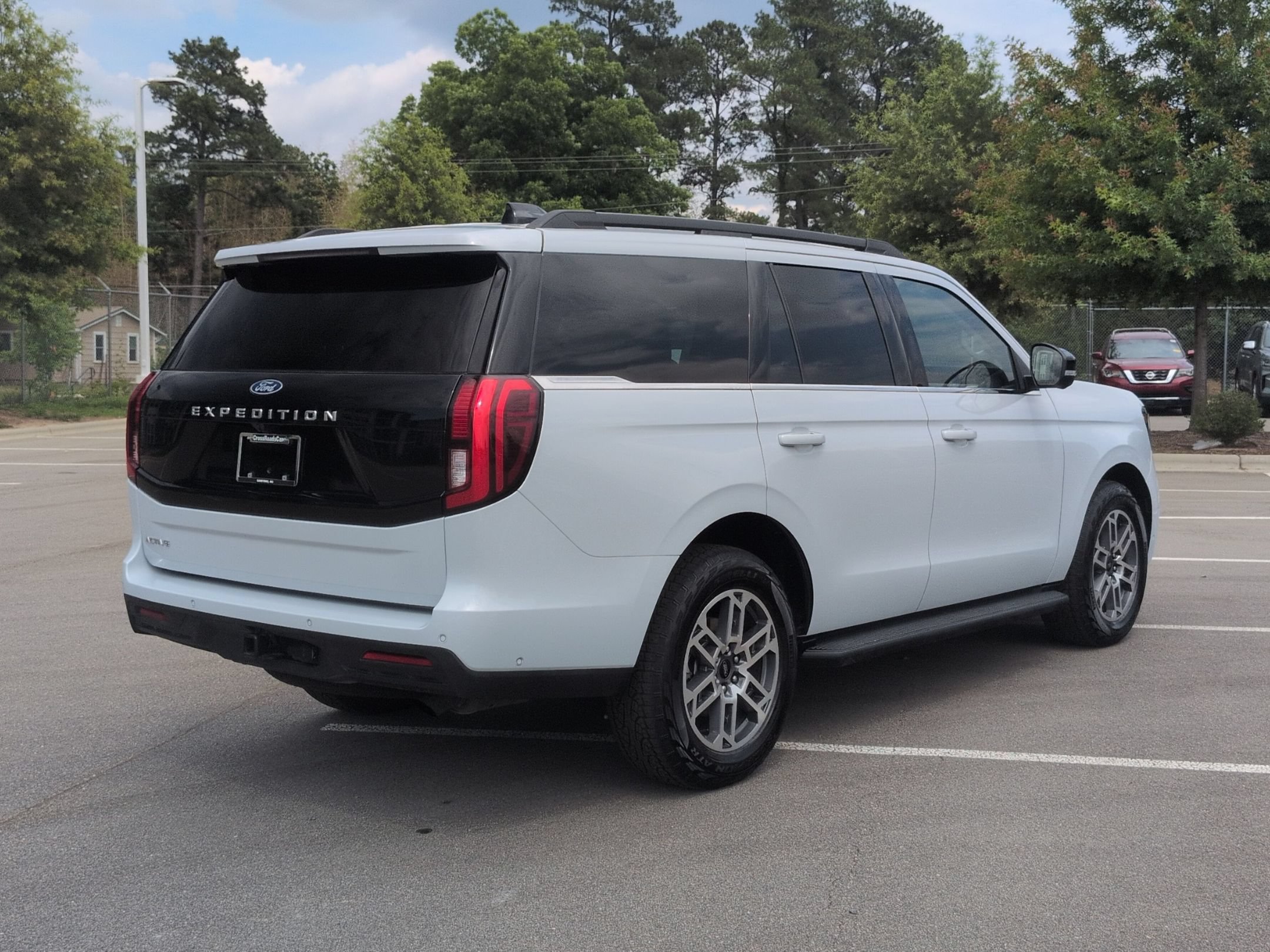 Certified 2025 Ford Expedition Active AWD/4WD image 4