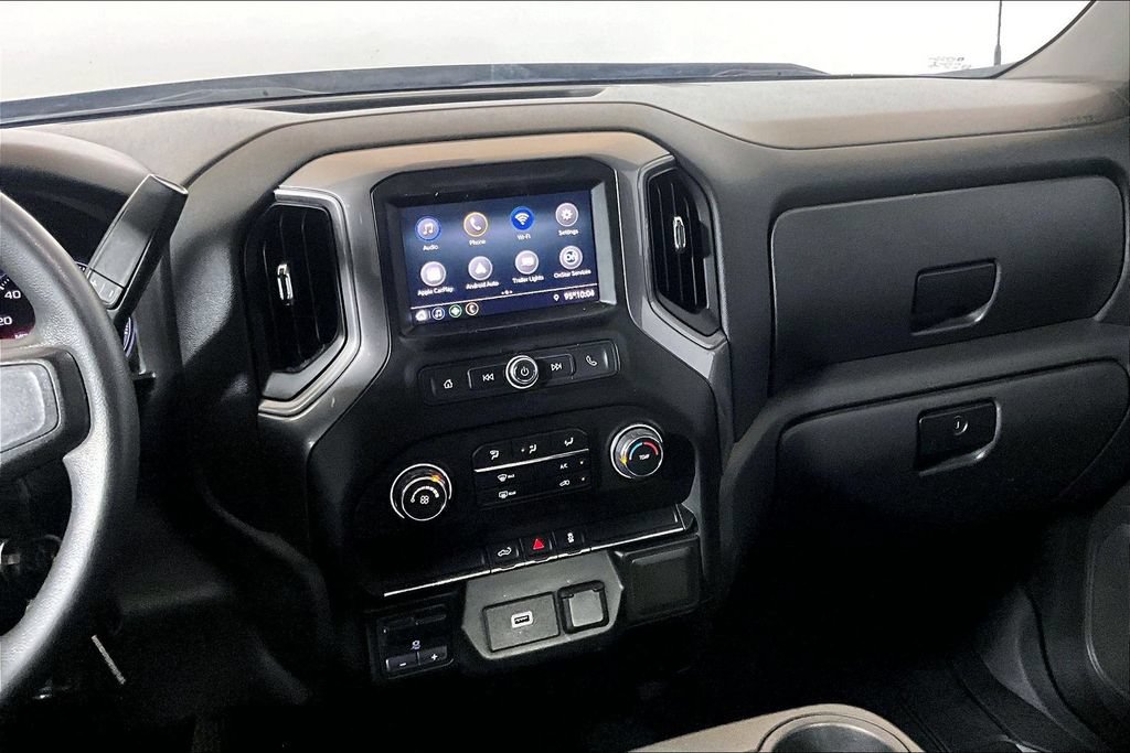 Used 2019 Chevrolet Silverado 1500 Custom w/ Custom Max Trailering Package AWD/4WD image 4