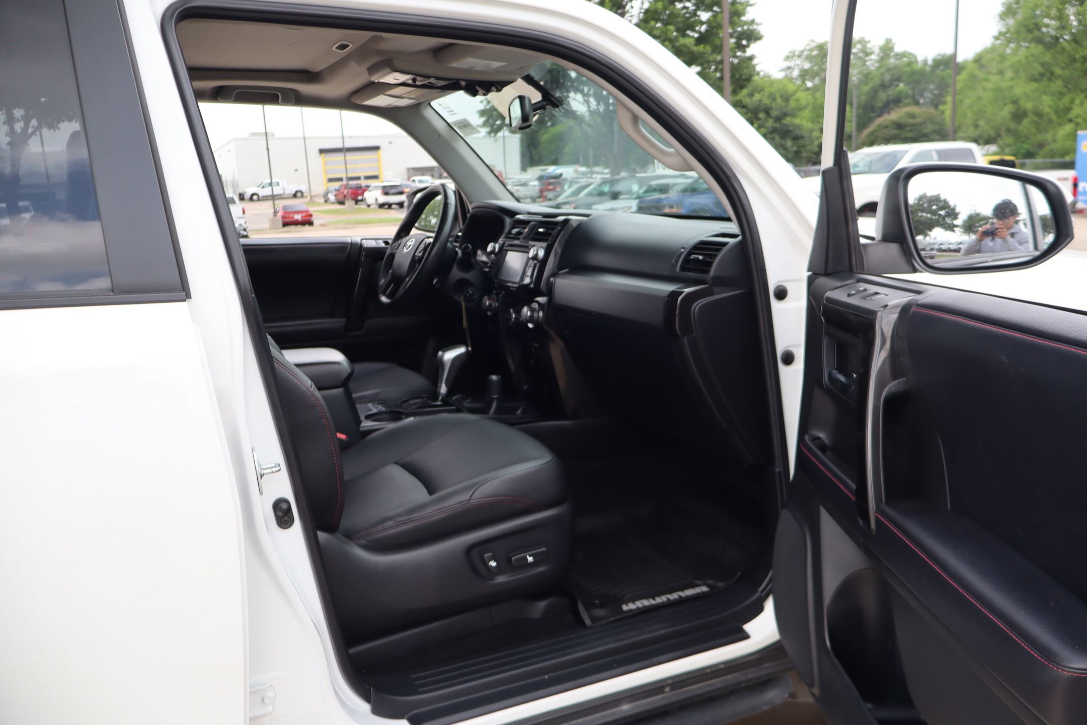 Used 2019 Toyota 4Runner TRD Off-Road Premium AWD/4WD image 29