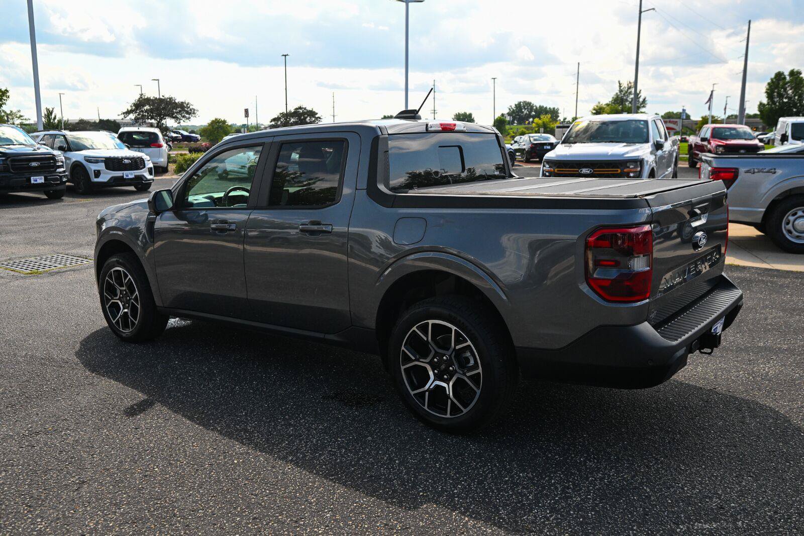 Certified 2026 Ford Maverick Lariat w/ 4K Tow Package AWD/4WD image 7