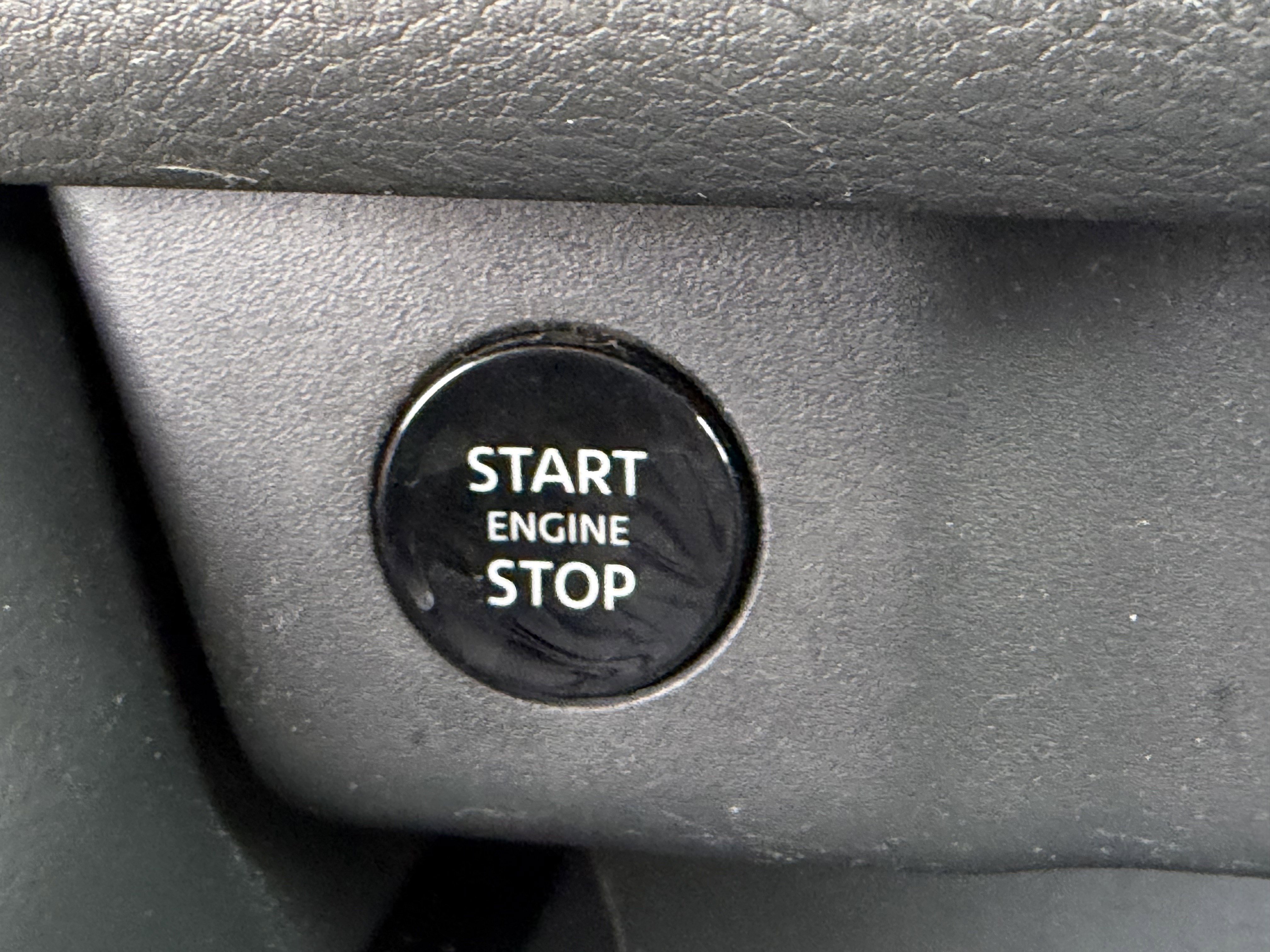 Used 2025 Nissan Rogue SV AWD/4WD image 22