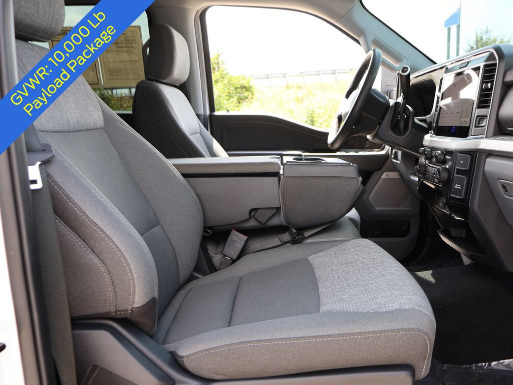 Certified 2025 Ford F250 XLT w/ Black Appearance Package AWD/4WD image 11