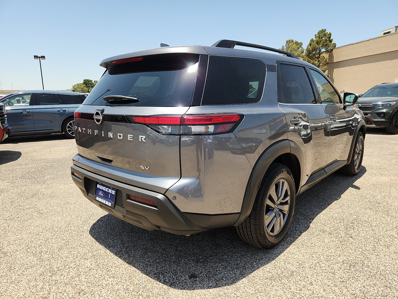 Used 2024 Nissan Pathfinder SV FWD image 7