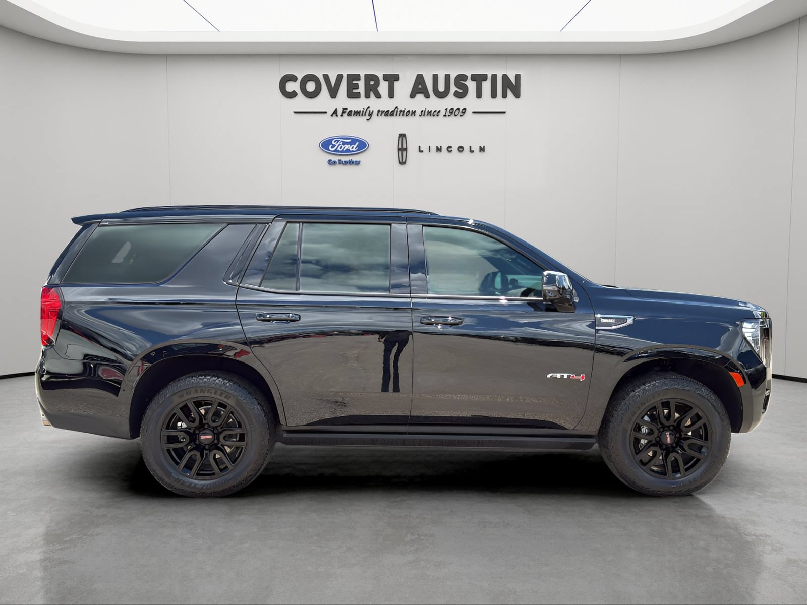 Used 2024 GMC Yukon AT4 w/ AT4 Premium Plus Package AWD/4WD image 6