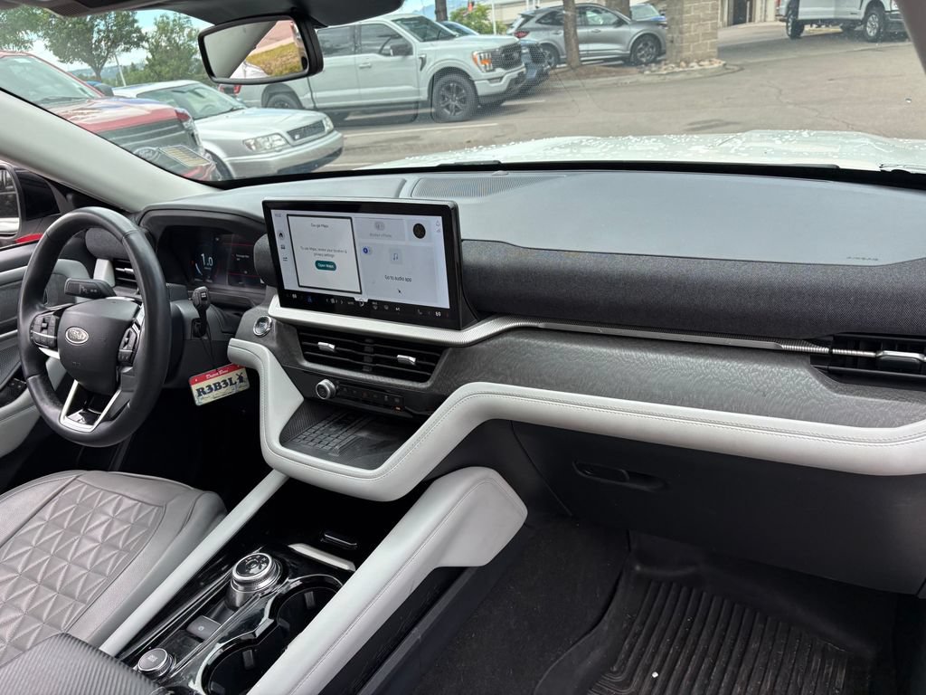 Certified 2025 Ford Explorer Platinum w/ Ultimate Package AWD/4WD image 33