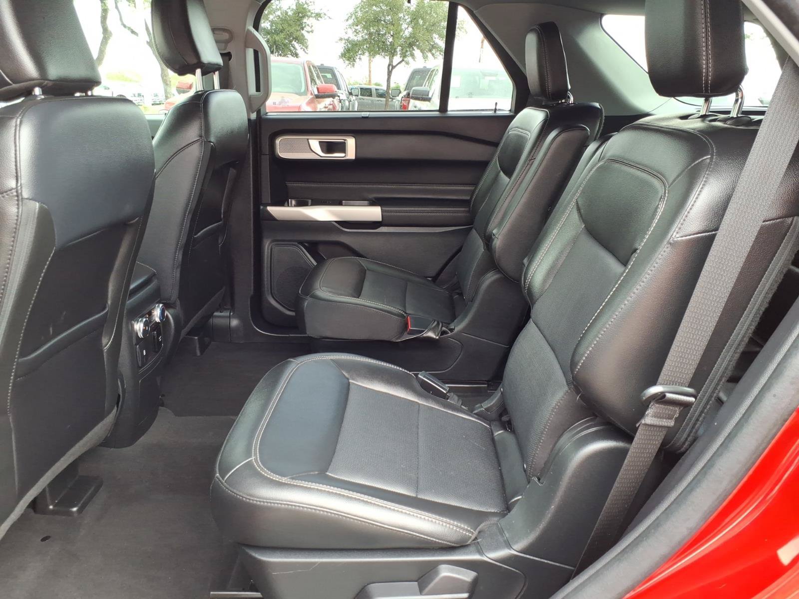 Certified 2022 Ford Explorer Limited w/ Equipment Group 301A RWD image 15