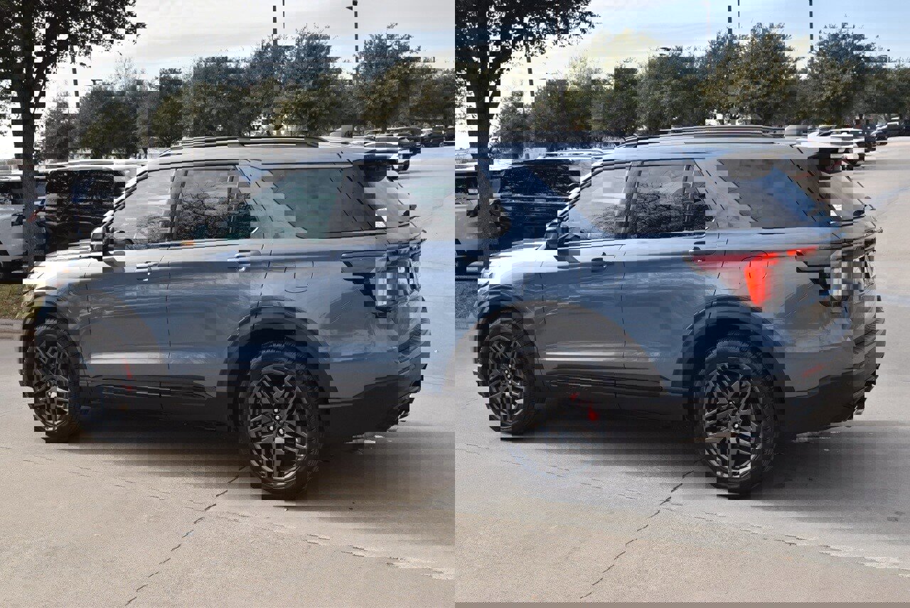 Certified 2025 Ford Explorer ST image 11