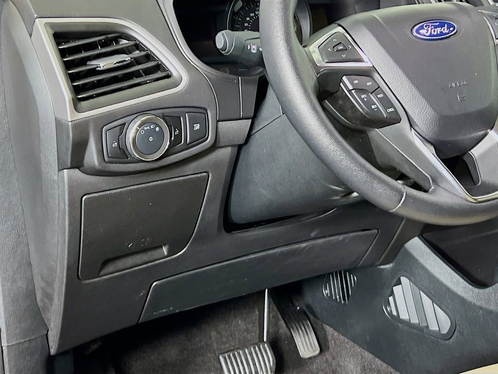 Certified 2024 Ford Edge SEL AWD/4WD image 12