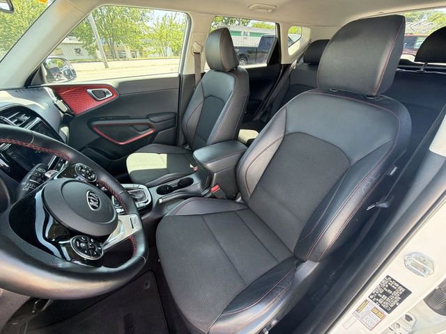 Used 2021 Kia Soul Turbo FWD image 12
