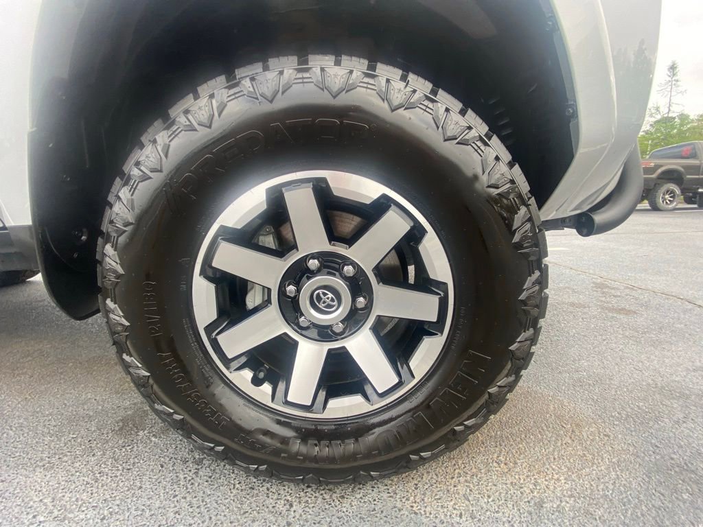 Used 2024 Toyota 4Runner TRD Off-Road image 29