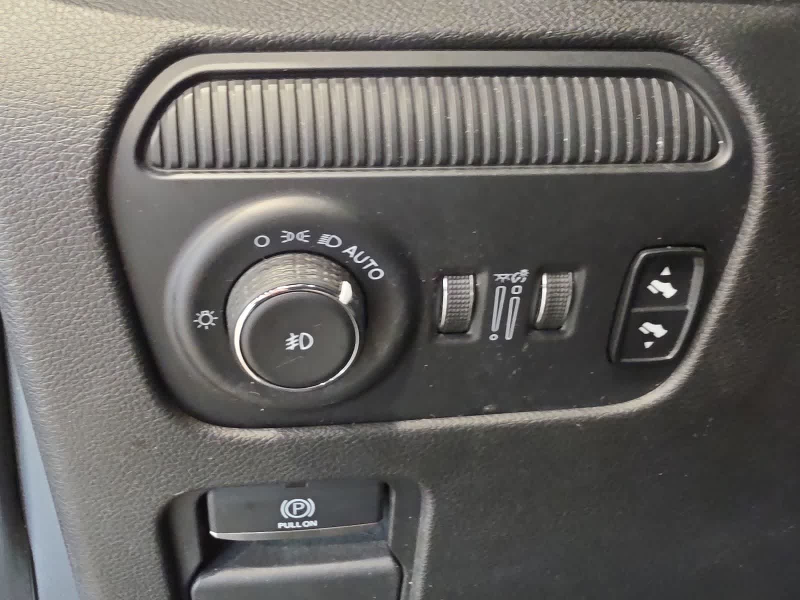 Used 2022 Jeep Wagoneer Series II AWD/4WD image 22