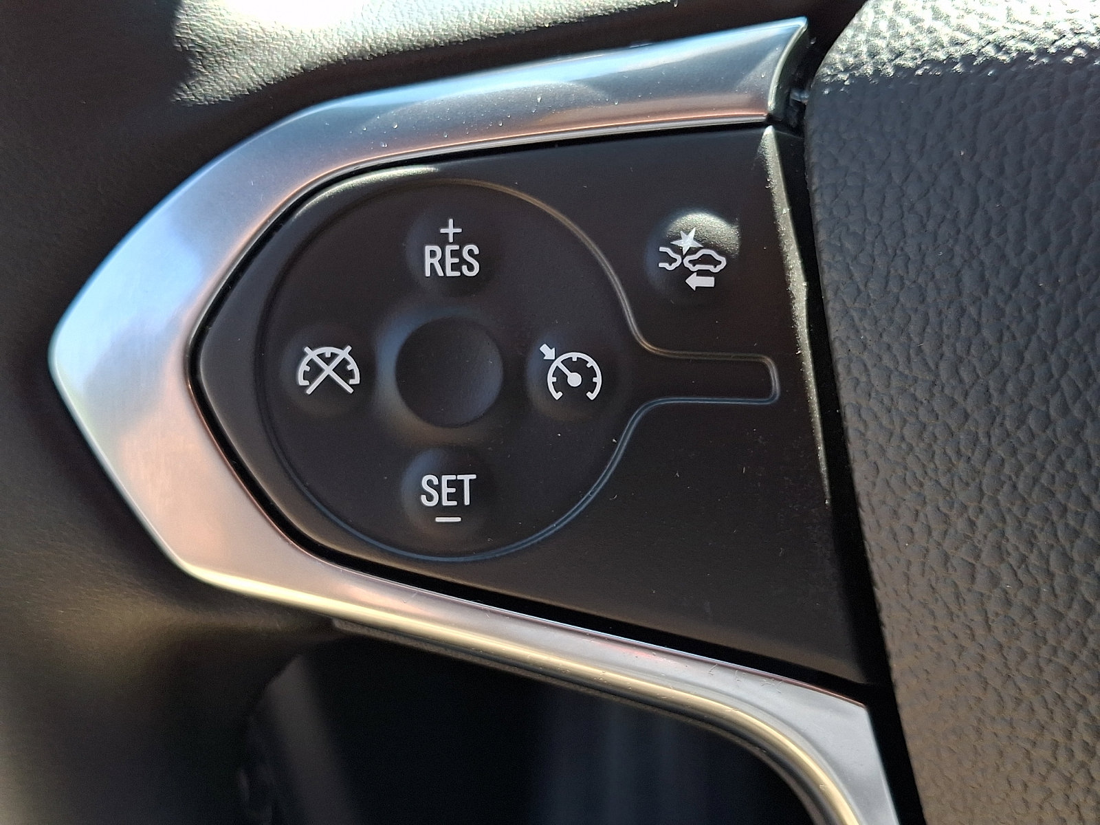 Used 2023 Chevrolet Traverse LT AWD/4WD image 22