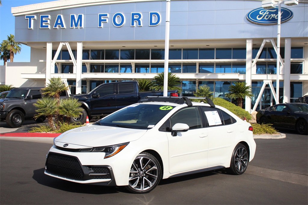 Used 2022 Toyota Corolla SE image 2