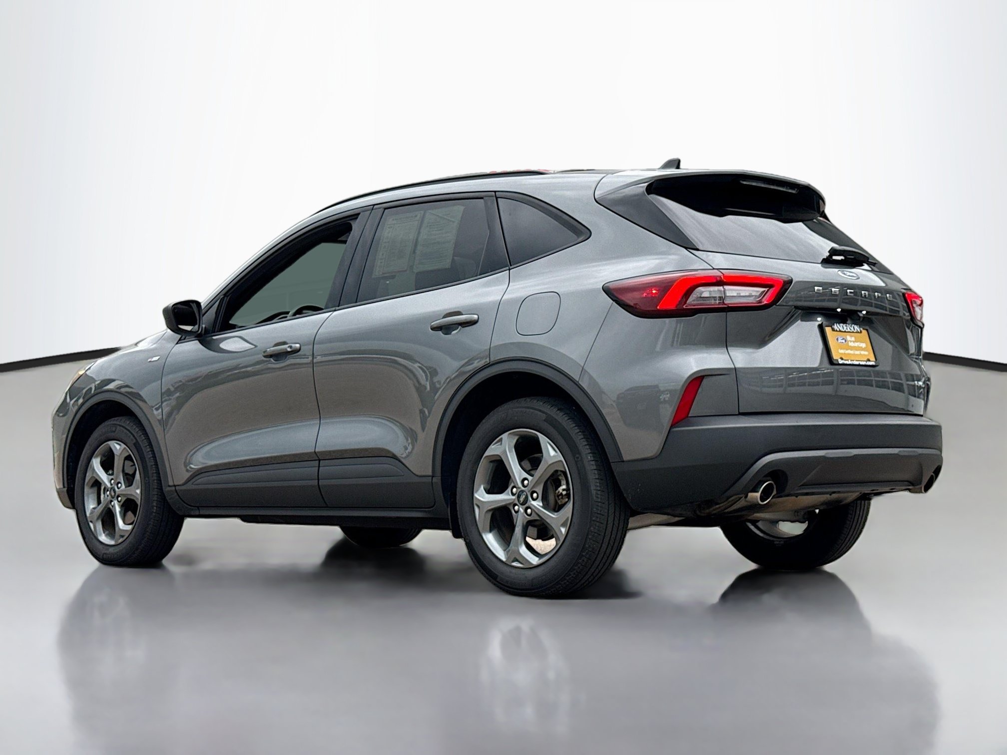 Certified 2025 Ford Escape ST-Line AWD/4WD image 12