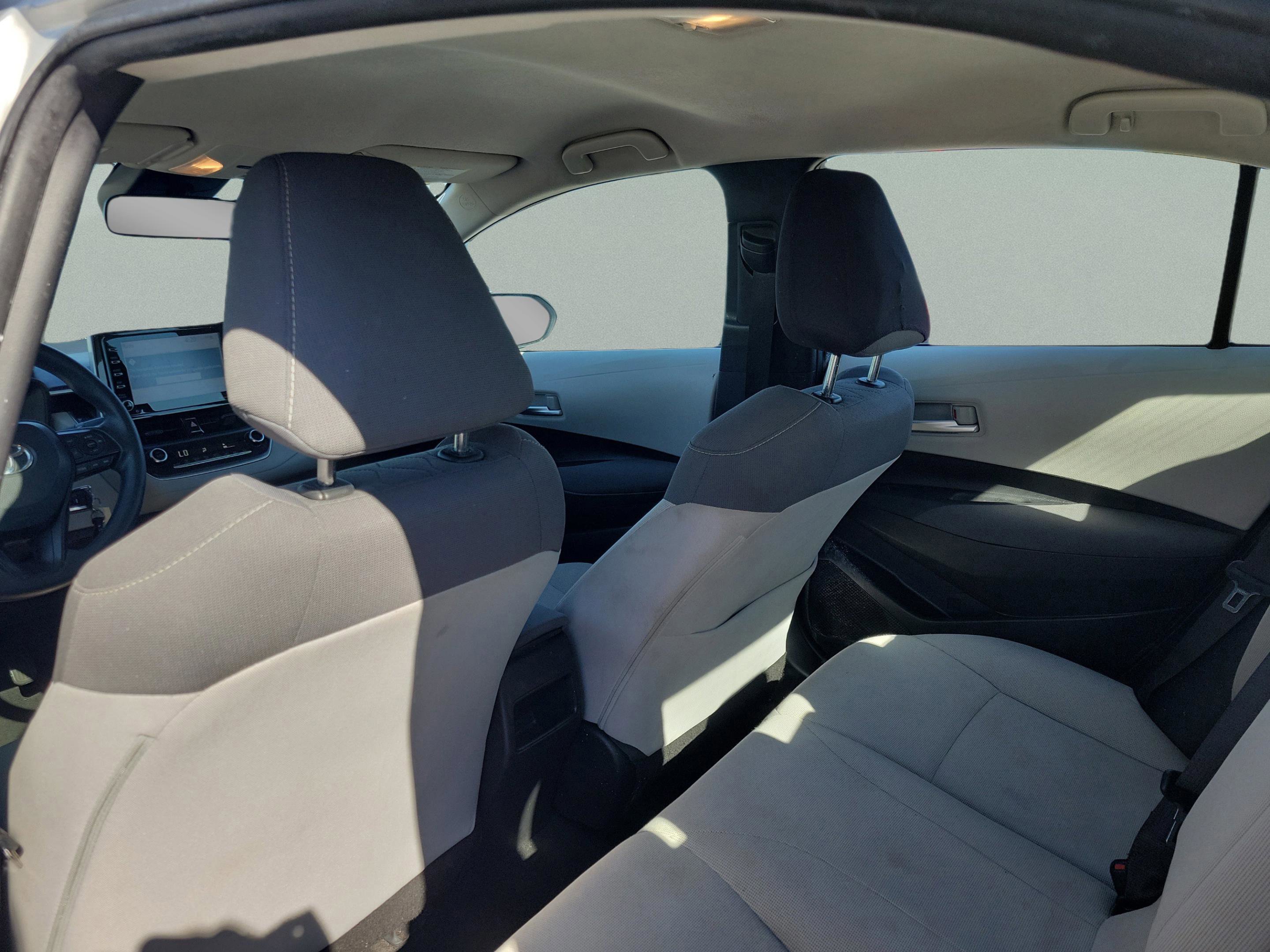 Used 2021 Toyota Corolla LE image 17