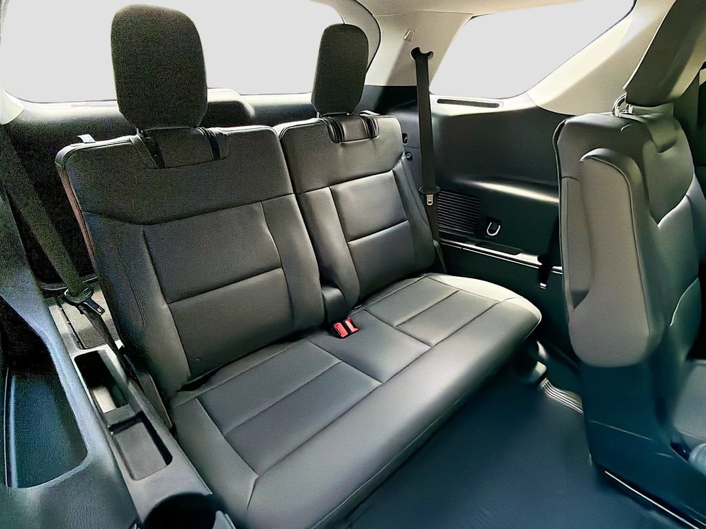 Certified 2025 Ford Explorer Active w/ Active Comfort Package AWD/4WD image 28