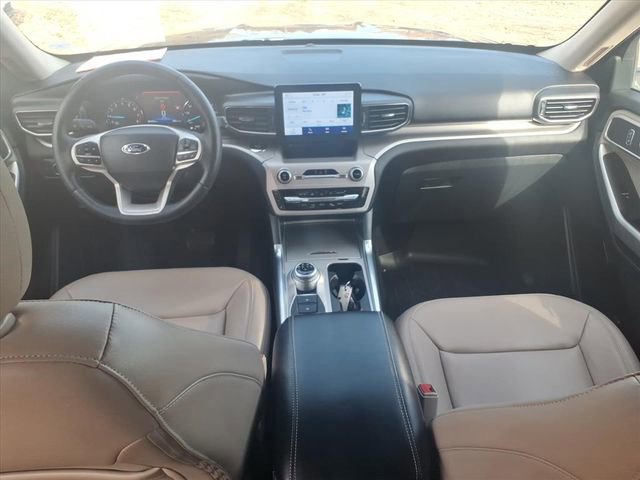 Certified 2022 Ford Explorer XLT w/ Equipment Group 202A image 14