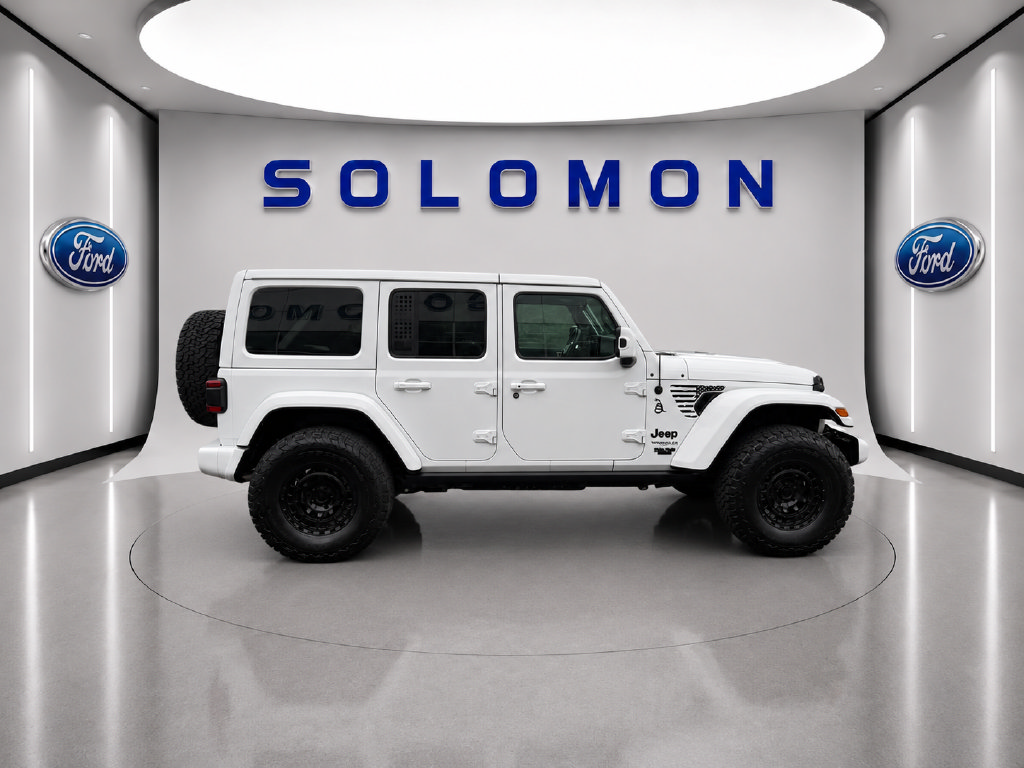 Used 2021 Jeep Wrangler Unlimited Sahara AWD/4WD image 4