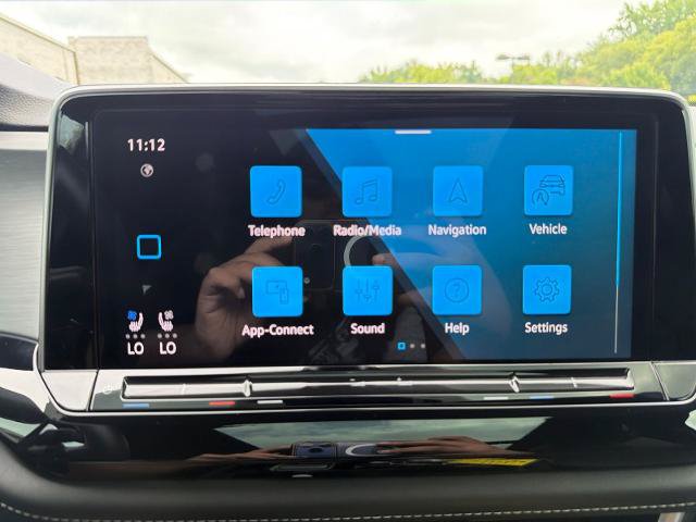 Used 2024 Volkswagen Atlas Cross Sport SE w/ Panoramic Sunroof Package FWD image 5