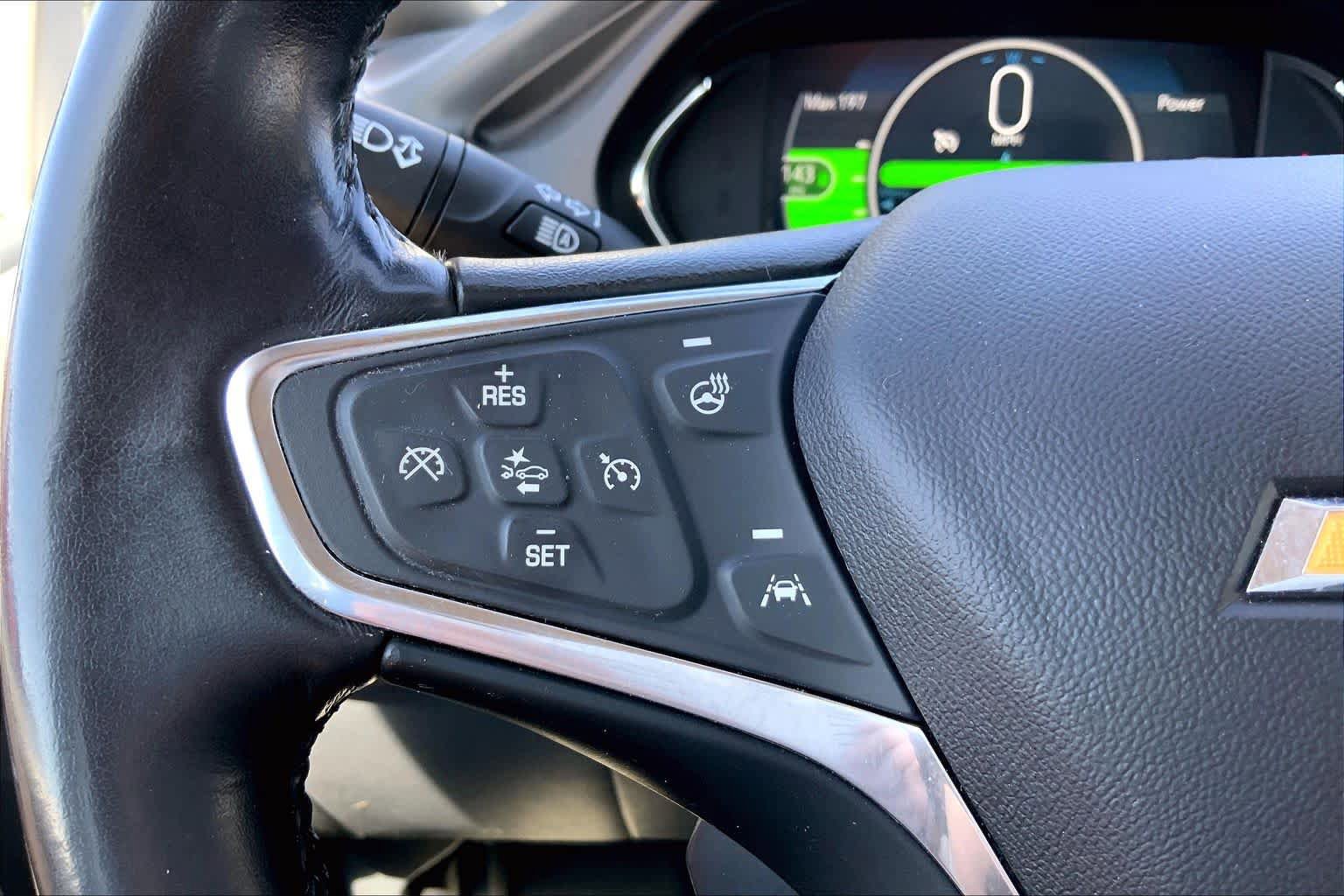 Used 2019 Chevrolet Bolt Premier w/ Infotainment Package FWD image 22