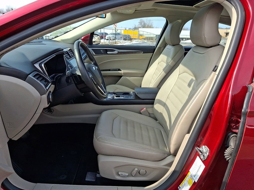 Certified 2017 Ford Fusion SE w/ Fusion SE Technology Package image 13