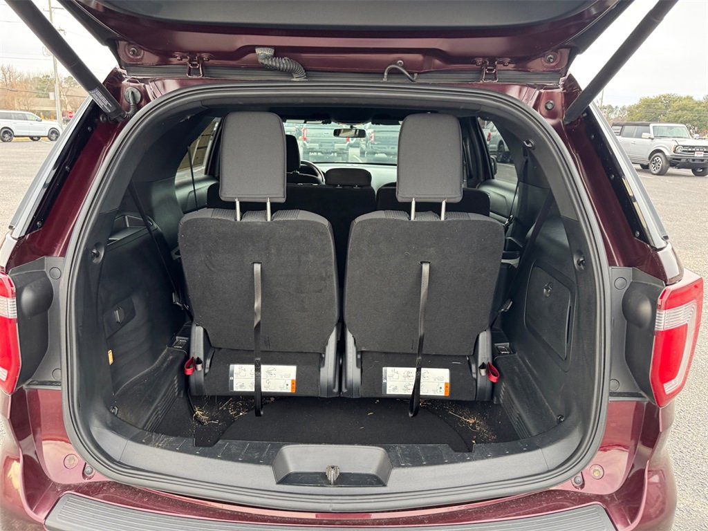 Certified 2019 Ford Explorer XLT w/ Equipment Group 201A image 17