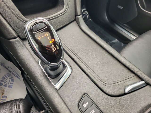 Used 2018 Cadillac XT5 Luxury w/ Driver Awareness Package AWD/4WD image 19
