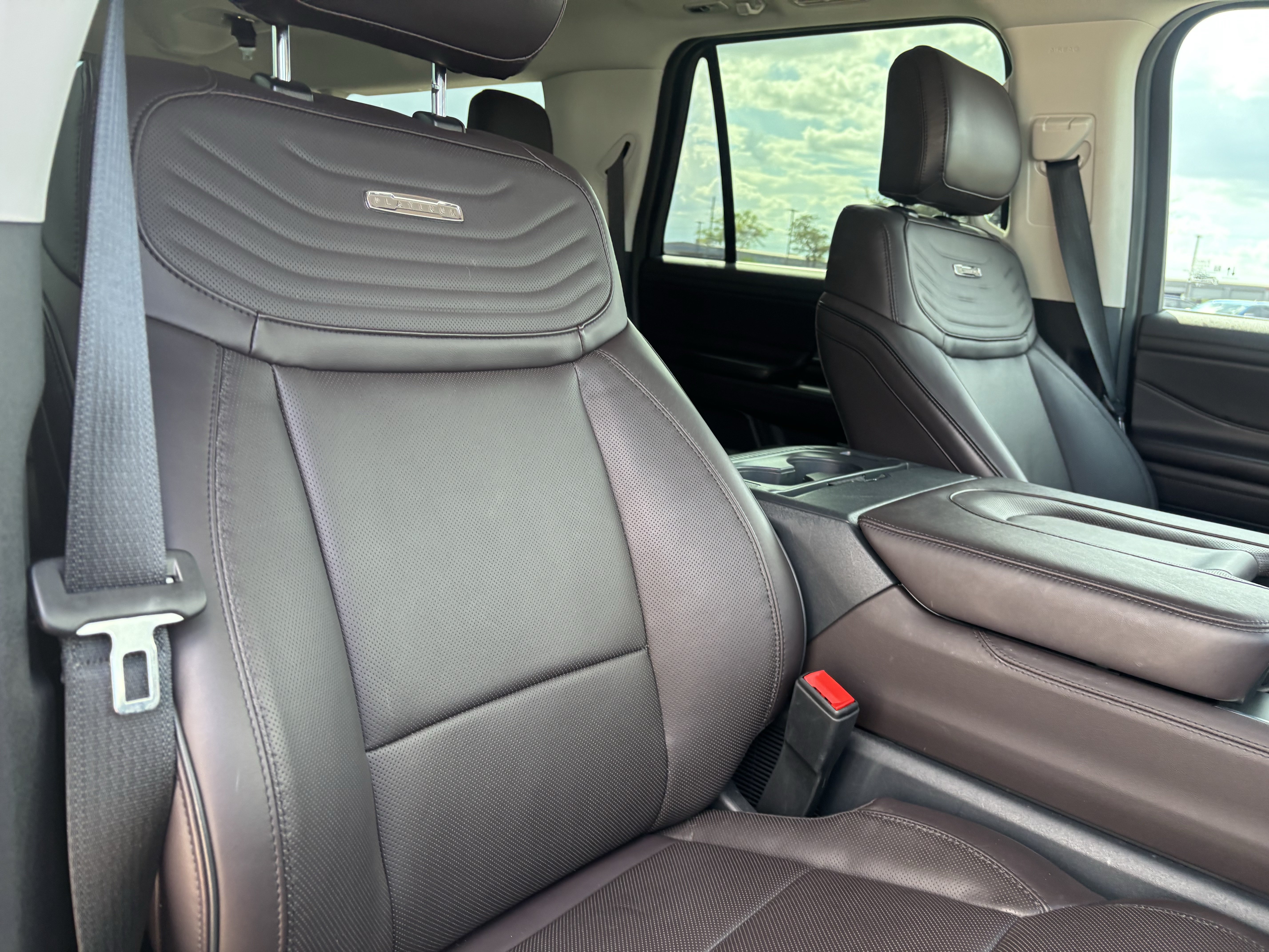 Certified 2025 Ford Expedition Max Platinum w/ Platinum Ultimate Package AWD/4WD image 29