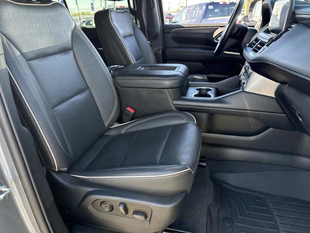 Used 2022 GMC Yukon XL SLT w/ SLT Premium Package image 11