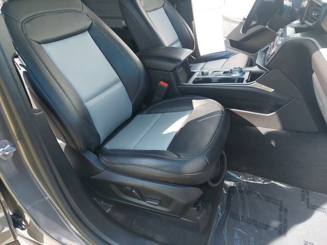 Certified 2022 Ford Explorer XLT w/ Equipment Group 202A AWD/4WD image 10
