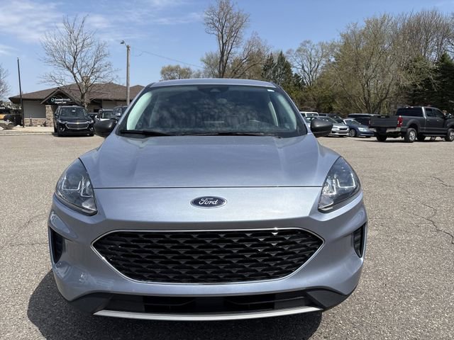 Certified 2022 Ford Escape SE w/ Convenience Package AWD/4WD image 2