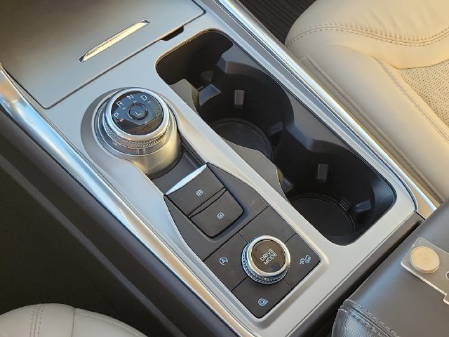 Certified 2023 Ford Explorer Platinum w/ Technology Package AWD/4WD image 26