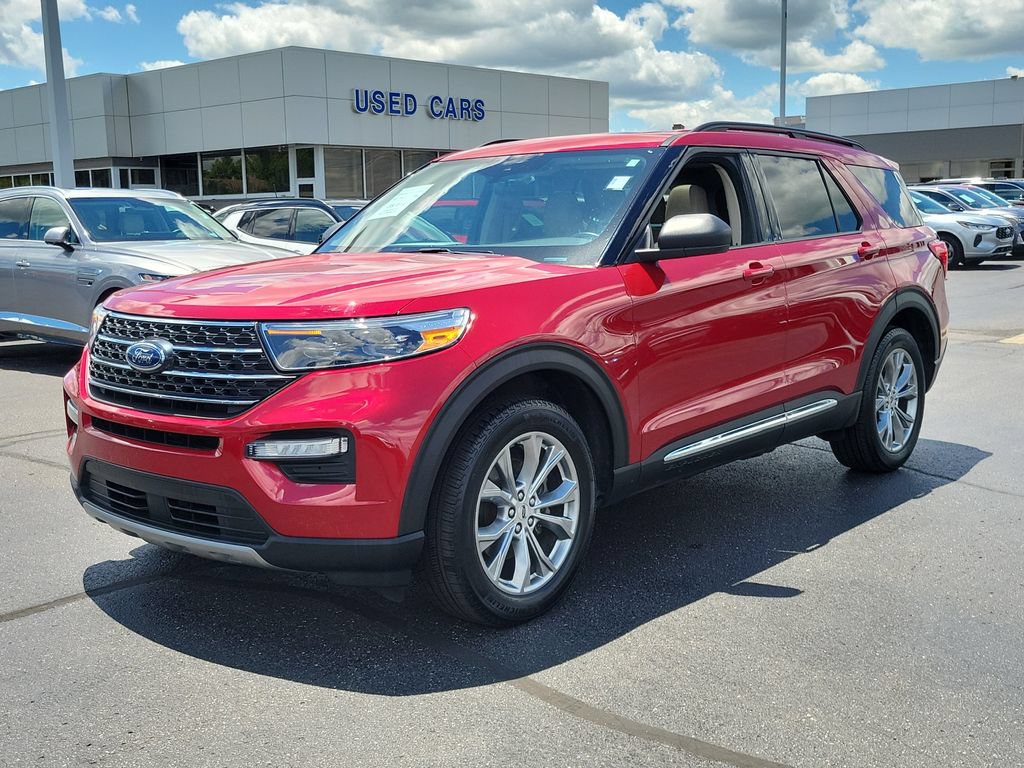 Certified 2022 Ford Explorer XLT w/ Equipment Group 202A AWD/4WD image 8
