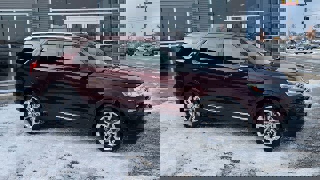 Certified 2018 Ford Explorer XLT w/ Equipment Group 201A image 3