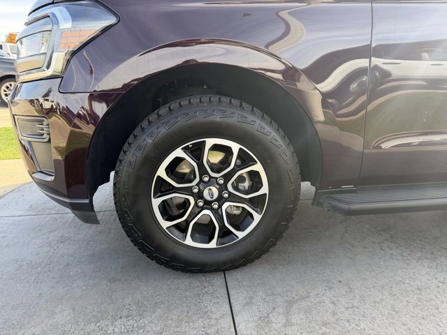 Certified 2024 Ford Expedition Max XLT image 4