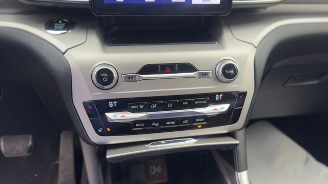 Certified 2021 Ford Explorer XLT w/ Equipment Group 202A image 17