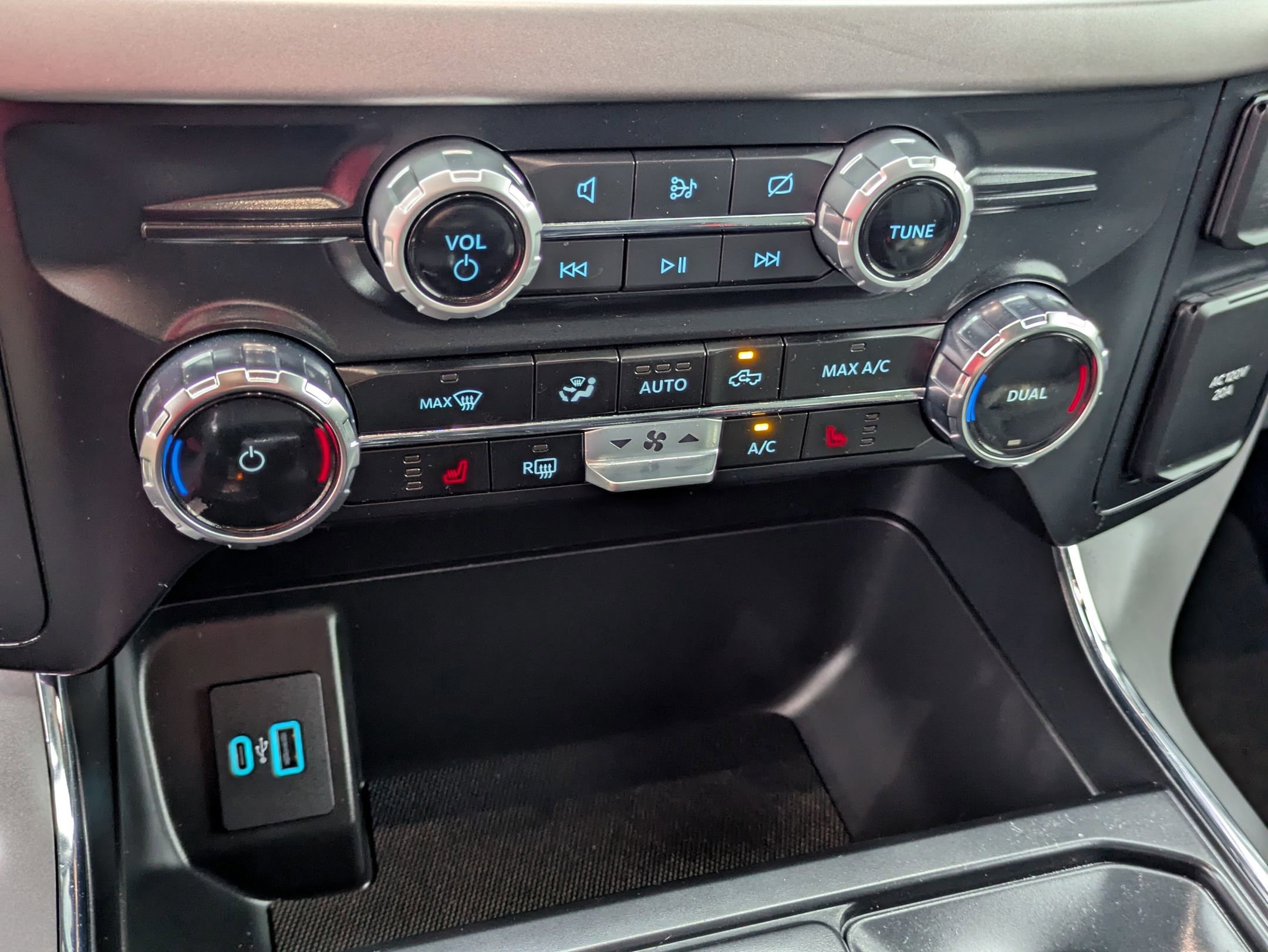 Certified 2024 Ford F150 Lightning XLT image 27