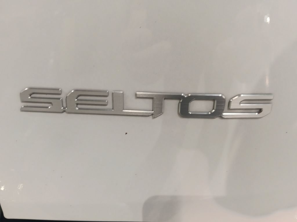 Used 2025 Kia Seltos EX w/ EX Sunroof Package AWD/4WD image 14