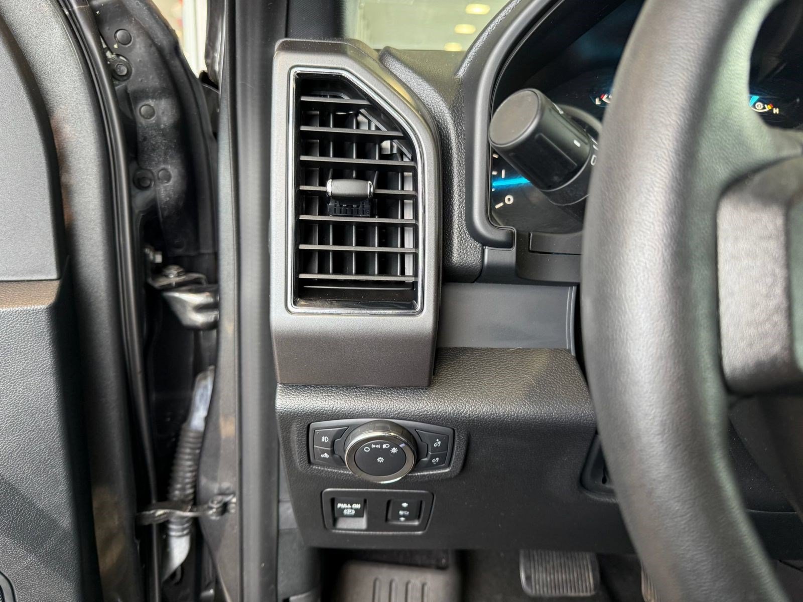 Certified 2020 Ford F150 XLT w/ Equipment Group 302A Luxury AWD/4WD image 28