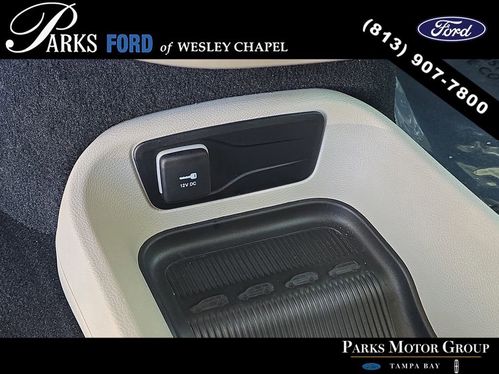 Used 2024 Chrysler Pacifica Touring-L FWD image 27