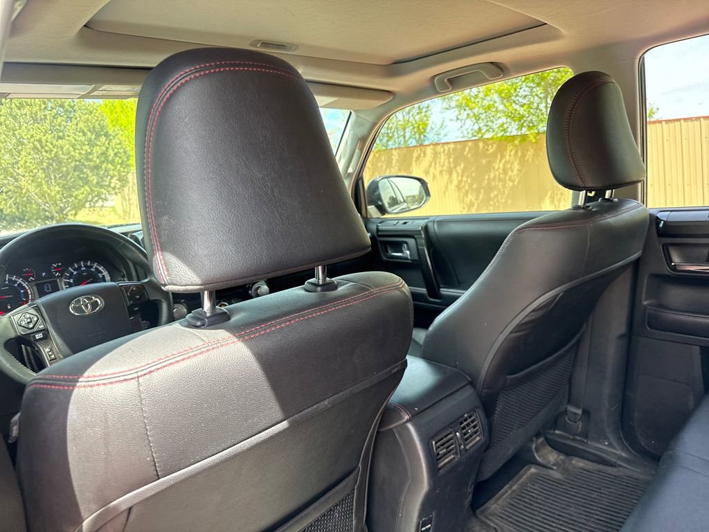 Used 2018 Toyota 4Runner TRD Off-Road Premium AWD/4WD image 28